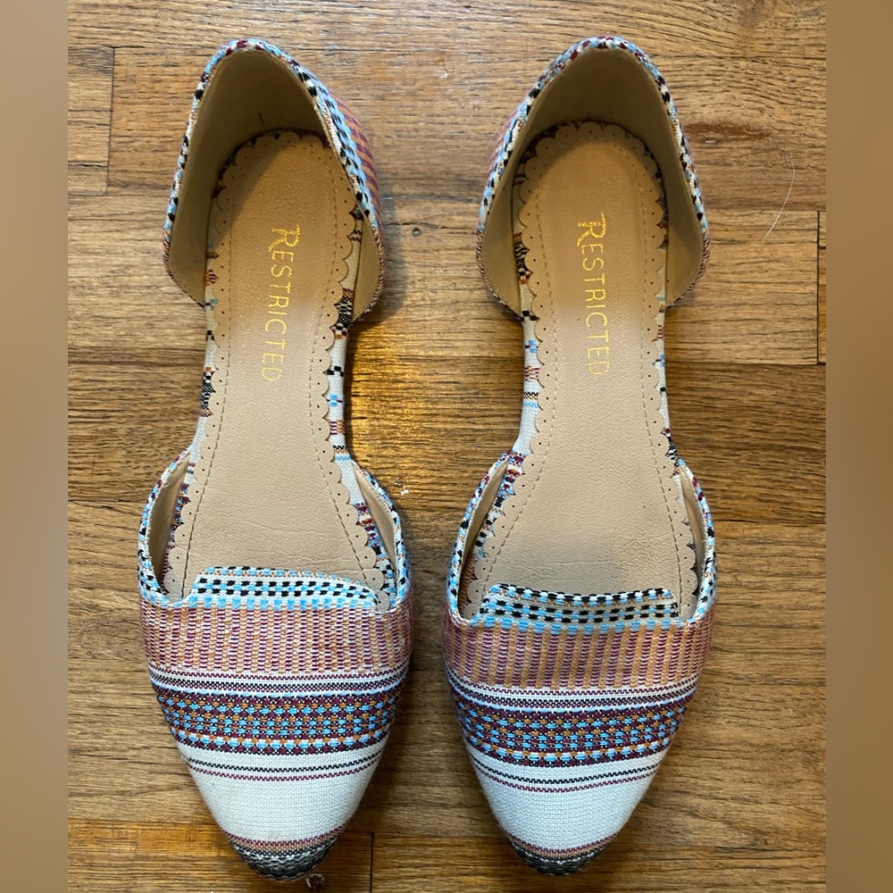 Restricted Slip On Boho Look Pattern Flat Saddle Shoe Size Womens 7.5 / 8